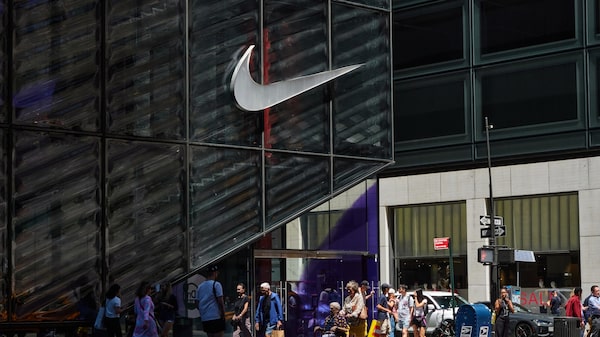 Investidores conservadores levam pressão sobre políticas de saúde trans à Nike Investidores conservadores levam pressão sobre políticas de saúde trans à Nike