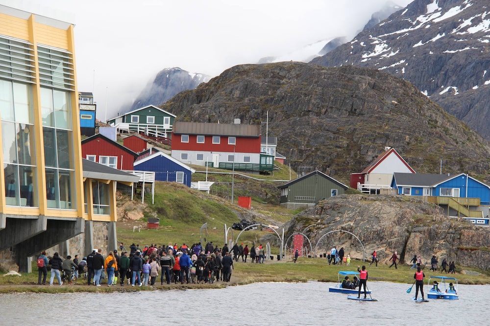 Una panorámica de Sisimiut, un poblado de Groenlandia localizado al sudoeste de la isla. Una panorámica de Sisimiut, un poblado de Groenlandia localizado al sudoeste de la isla.