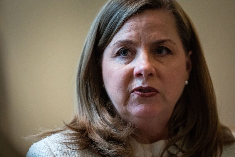 Gobernadora de la Fed reitera que es demasiado pronto para reducir las tasas Gobernadora de la Fed reitera que es demasiado pronto para reducir las tasas