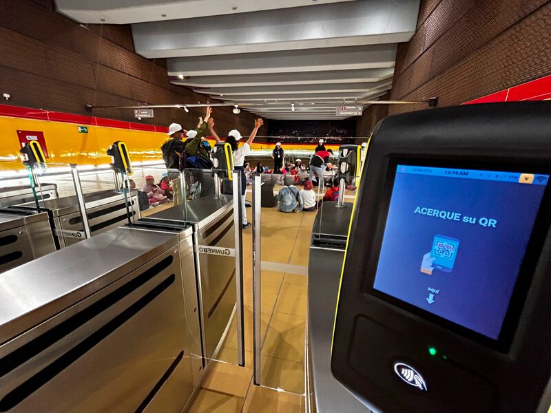 Metro de Quito Metro de Quito