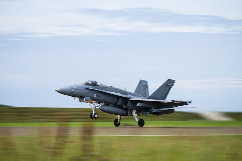 Imagen de archivo. Las Fuerzas Aéreas de Finlandia llevaron a cabo operaciones de identificación con un caza F/A-18 Hornet. Imagen de archivo. Las Fuerzas Aéreas de Finlandia llevaron a cabo operaciones de identificación con un caza F/A-18 Hornet.