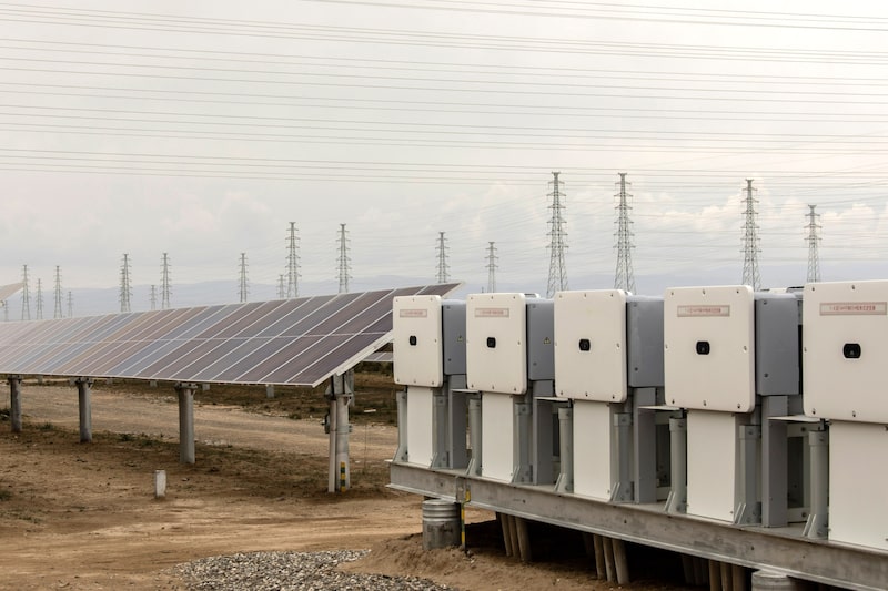 Mercado de energia limpa se tornou uma nova avenida de crescimento para a empresa chinesa, que amplia sua presença em mercados emergentes enquanto enfrenta restrições nos EUA e na Europa. Mercado de energia limpa se tornou uma nova avenida de crescimento para a empresa chinesa, que amplia sua presença em mercados emergentes enquanto enfrenta restrições nos EUA e na Europa.