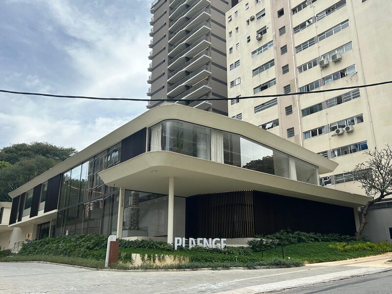 Estande de venda da incorporadora Plaenge na rua Doutor Melo Alves, no Jardim Paulista, em São Paulo (Foto: Bloomberg Línea) Estande de venda da incorporadora Plaenge na rua Doutor Melo Alves, no Jardim Paulista, em São Paulo (Foto: Bloomberg Línea)