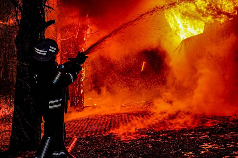 Las fuerzas del presidente Vladimir Putin atacaron Jarkiv, situada cerca de la frontera rusa, con drones a última hora del miércoles, hiriendo a 11 personas en la ciudad y al menos a siete en la cercana localidad de Zolochiv. (Bloomberg) Las fuerzas del presidente Vladimir Putin atacaron Jarkiv, situada cerca de la frontera rusa, con drones a última hora del miércoles, hiriendo a 11 personas en la ciudad y al menos a siete en la cercana localidad de Zolochiv. (Bloomberg)