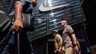 Nike amplia reestruturação após vendas fracas e pretende cortar US$ 2,5 bi em gastos Nike amplia reestruturação após vendas fracas e pretende cortar US$ 2,5 bi em gastos