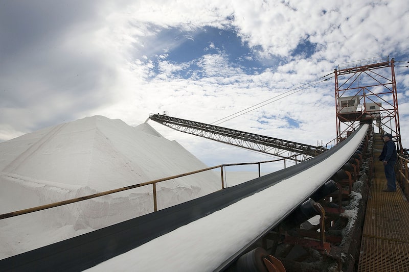 Mexico Nationalizes Salt Producer ESSA, Buys Mitsubishis Stake Mexico Nationalizes Salt Producer ESSA, Buys Mitsubishis Stake