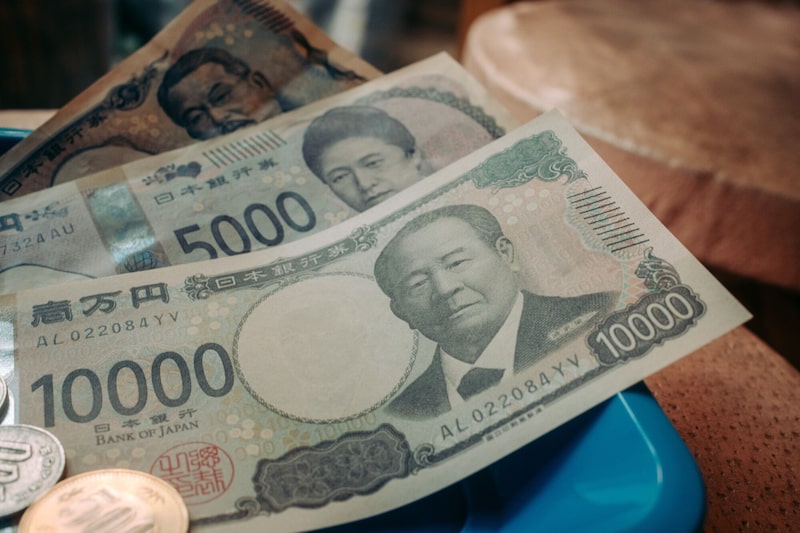 Billetes y monedas japonesas. Billetes y monedas japonesas.