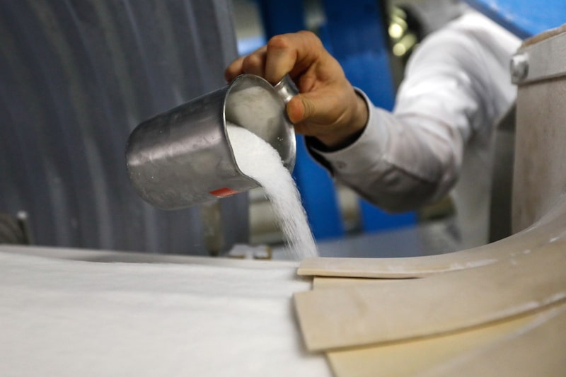 El azúcar blanco alcanza su nivel más alto en cinco meses por la guerra con Irán. El azúcar blanco alcanza su nivel más alto en cinco meses por la guerra con Irán.