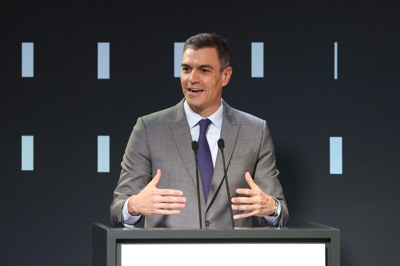 Pedro Sánchez, presidente del Gobierno de España, durante un acto en las obras de la Gigafactoría de PowerCo en el distrito de Sagunto, Valencia, España, el viernes 17 de marzo de 2023. Pedro Sánchez, presidente del Gobierno de España, durante un acto en las obras de la Gigafactoría de PowerCo en el distrito de Sagunto, Valencia, España, el viernes 17 de marzo de 2023.