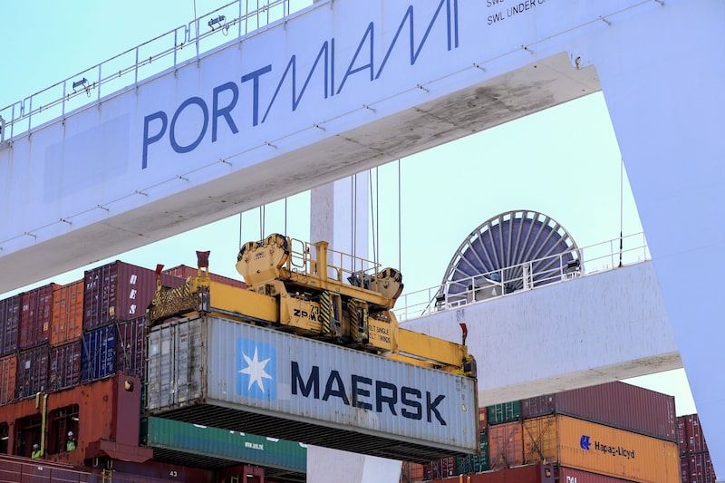 El ISM se mantiene en territorio de contracción por debajo de 50. El ISM se mantiene en territorio de contracción por debajo de 50.