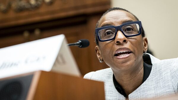 La presidenta de Harvard, Claudine Gay, dimitirá tras una controversia La presidenta de Harvard, Claudine Gay, dimitirá tras una controversia