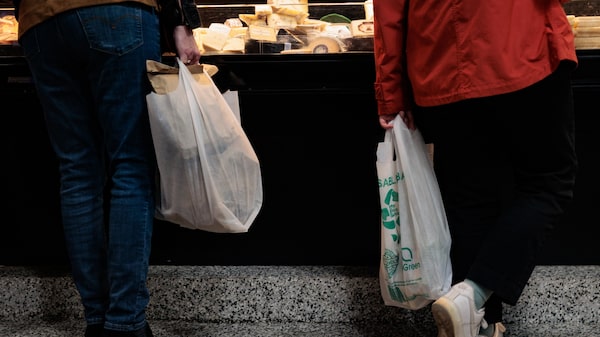 Esos cheques arancelarios de US$2.000 son un engaño Esos cheques arancelarios de US$2.000 son un engaño