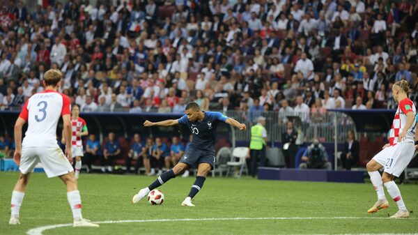 Mbappé investe em fabricante alemã de TVs e áudio de olho em potencial IPO Mbappé investe em fabricante alemã de TVs e áudio de olho em potencial IPO