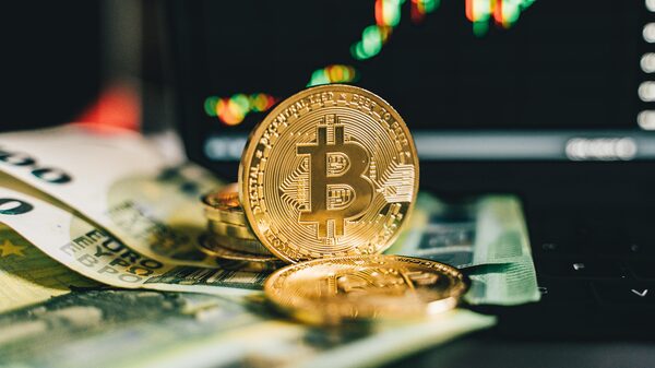 Nuevos experimentos arriesgados atraen miles de millones de dólares en Bitcoin Nuevos experimentos arriesgados atraen miles de millones de dólares en Bitcoin