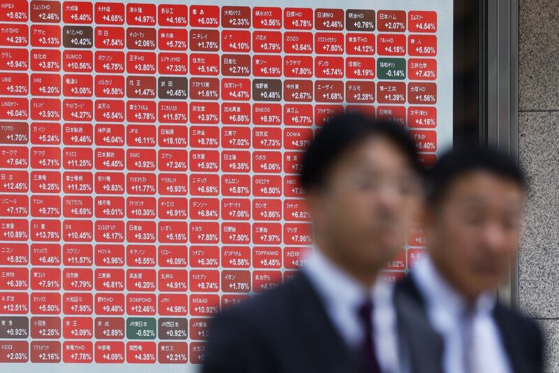 El índice del dólar cayó el jueves, revirtiendo el repunte del miércoles, ya que el billete verde se debilitó frente a la mayoría de las divisas del Grupo de los 10. El índice del dólar cayó el jueves, revirtiendo el repunte del miércoles, ya que el billete verde se debilitó frente a la mayoría de las divisas del Grupo de los 10.