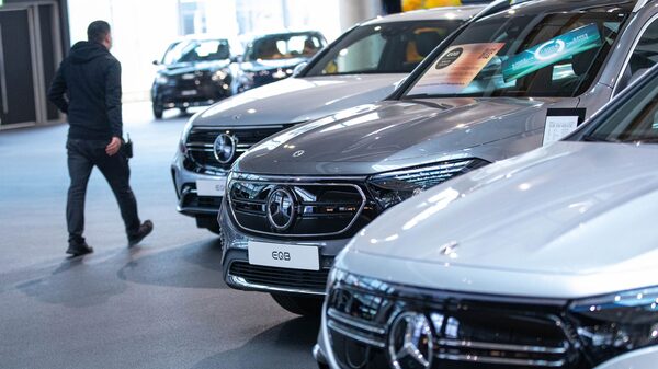 Mercedes avalia retirar carros mais baratos dos EUA devido a tarifas, dizem fontes Mercedes avalia retirar carros mais baratos dos EUA devido a tarifas, dizem fontes