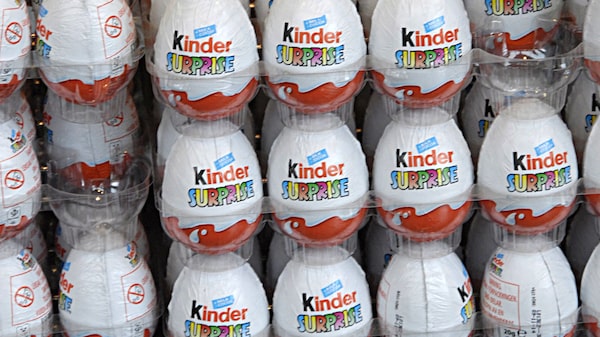Ferrero retira más huevos Kinder a medida que aumentan casos de salmonela Ferrero retira más huevos Kinder a medida que aumentan casos de salmonela
