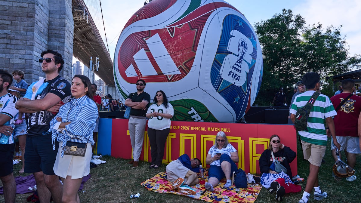 El Mundial 2026 pasa factura a Adidas: la acción se desploma y pierde las ganancias del año
