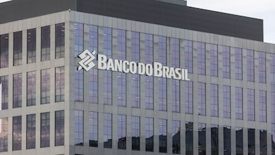 BB tem queda de 34,2% no lucro do semestre com inadimplência maior na pessoa física BB tem queda de 34,2% no lucro do semestre com inadimplência maior na pessoa física