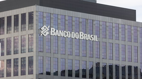 BB tem queda de 34,2% no lucro do semestre com inadimplência maior na pessoa física BB tem queda de 34,2% no lucro do semestre com inadimplência maior na pessoa física