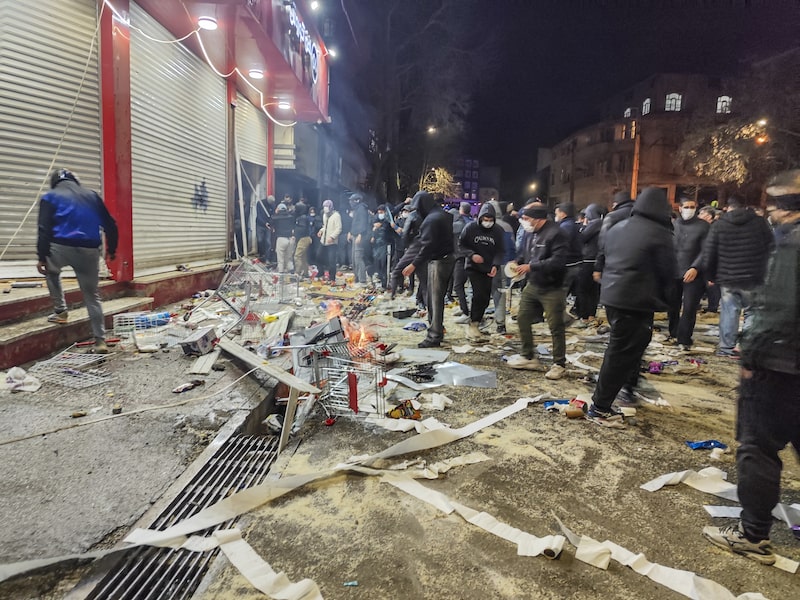 Manifestantes en las calles de Irán. Manifestantes en las calles de Irán.
