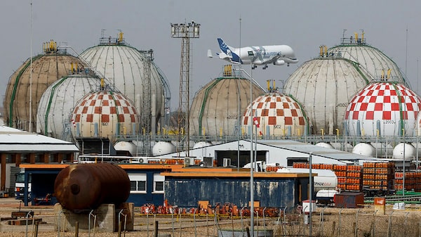 La guerra en Medio Oriente sacude cadenas de suministro y presiona a la economía global La guerra en Medio Oriente sacude cadenas de suministro y presiona a la economía global