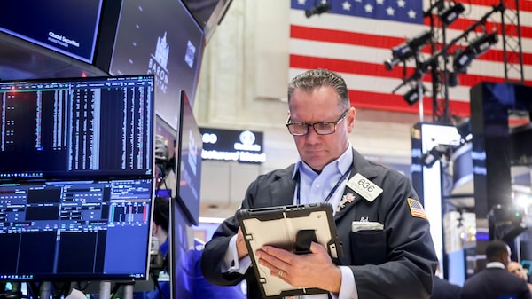 Wall Street arranca la semana en rojo ante nuevos ataques de Trump a la Reserva Federal Wall Street arranca la semana en rojo ante nuevos ataques de Trump a la Reserva Federal