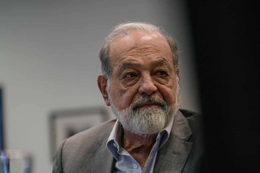 El empresario mexicano se dijo entusiasmado por lograr que Banamex recupere cuota de mercado y dijo que la institución aumentará de manera sustancial su apetito por el riesgo. El empresario mexicano se dijo entusiasmado por lograr que Banamex recupere cuota de mercado y dijo que la institución aumentará de manera sustancial su apetito por el riesgo.