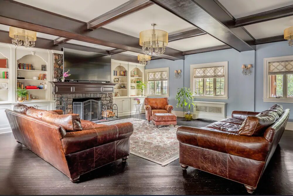 La estadía costará un promedio de US$50 cada noche. La estadía costará un promedio de US$50 cada noche.