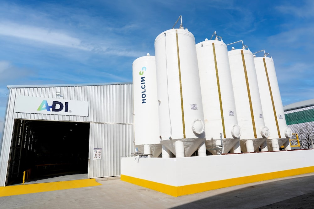 La nueva plata de Holcim. La nueva plata de Holcim.
