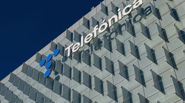 Telefónica estudia recortar o vender el patrocinio del Movistar Team de ciclismo Telefónica estudia recortar o vender el patrocinio del Movistar Team de ciclismo
