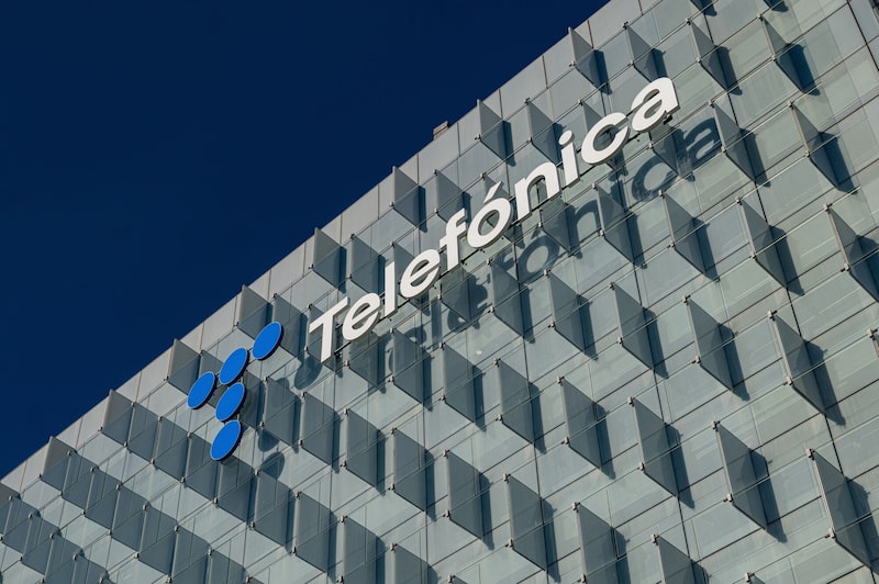 Fachada de Telefónica SA. Fachada de Telefónica SA.