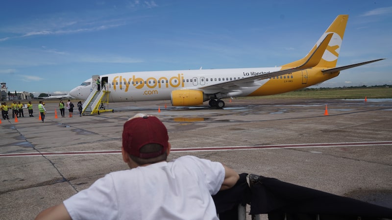 Flybondi reduz número de voos em 75% e tem plano de renovação de frota incerto Flybondi reduz número de voos em 75% e tem plano de renovação de frota incerto