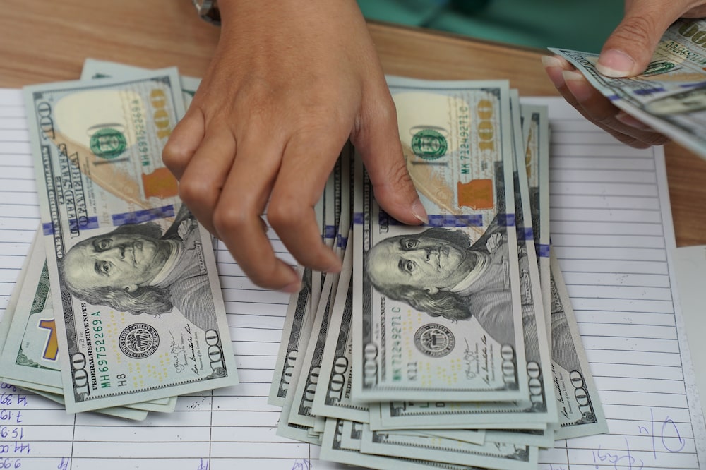 Donald Trump agrava los problemas del dólar y dice que no le preocupa la caída Donald Trump agrava los problemas del dólar y dice que no le preocupa la caída