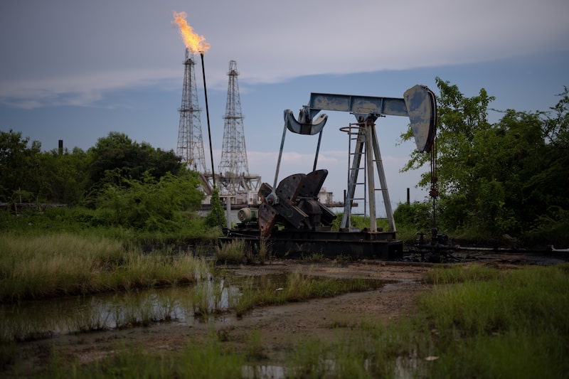 Venezuela Agrees To Grant US Exclusive Access To Oil Resources Venezuela Agrees To Grant US Exclusive Access To Oil Resources