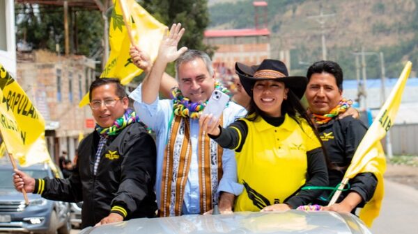 El precandidato presidencial Rafael Belaúnde es víctima de ataque armado en Perú El precandidato presidencial Rafael Belaúnde es víctima de ataque armado en Perú