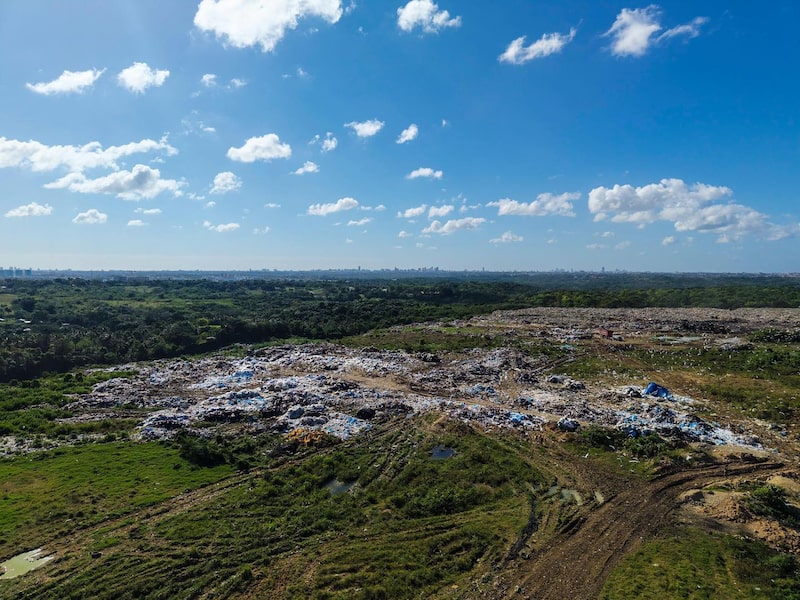 Una panorámica del vertedero de Duquesa, el 10 de febrero de 2026. Una panorámica del vertedero de Duquesa, el 10 de febrero de 2026.
