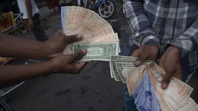 Venezuela quitaría seis ceros al bolívar en agosto Venezuela quitaría seis ceros al bolívar en agosto