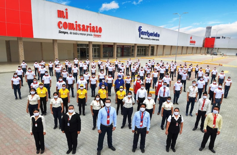 Mi Comisariato, de corporación El Rosado, es la segunda cadena de supermercados más grande del Ecuador. Mi Comisariato, de corporación El Rosado, es la segunda cadena de supermercados más grande del Ecuador.