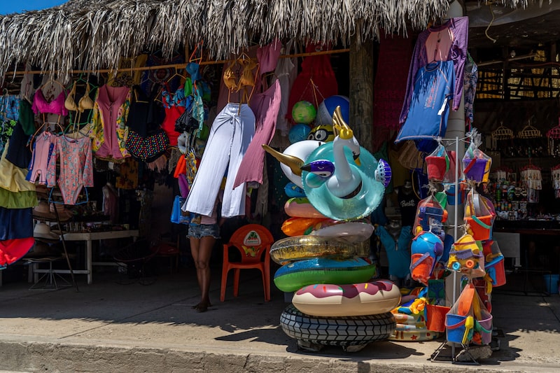 El 1 de mayo se conmemora el Día Internacional del Trabajo y es un día festivo oficial. El 1 de mayo se conmemora el Día Internacional del Trabajo y es un día festivo oficial.