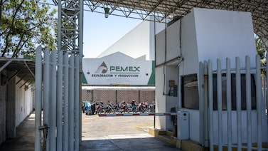 Colocación de Pemex impulsa la emisión local en México a un récord mensual Colocación de Pemex impulsa la emisión local en México a un récord mensual