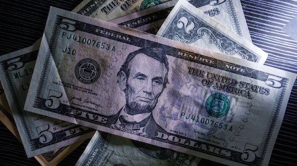 El dólar sigue siendo la moneda dominante del comercio global pese al ruido político El dólar sigue siendo la moneda dominante del comercio global pese al ruido político