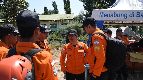 Cifra de muertos por terremoto en Indonesia sube a 53, mientras siguen las labores de rescate Cifra de muertos por terremoto en Indonesia sube a 53, mientras siguen las labores de rescate