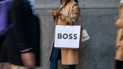 Na Hugo Boss, retração do consumo e queda das ações desafiam o CEO Na Hugo Boss, retração do consumo e queda das ações desafiam o CEO
