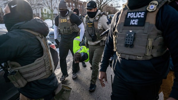 Tribunal suspende restricciones a tácticas del ICE contra manifestantes en Minnesota Tribunal suspende restricciones a tácticas del ICE contra manifestantes en Minnesota
