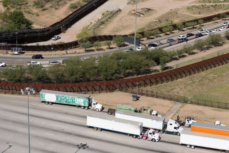 El superávit comercial acumulado de los primeros cuatro meses del año llegó a US$3.510 millones, revirtiendo el déficit de US$314 millones registrado un año antes. El superávit comercial acumulado de los primeros cuatro meses del año llegó a US$3.510 millones, revirtiendo el déficit de US$314 millones registrado un año antes.