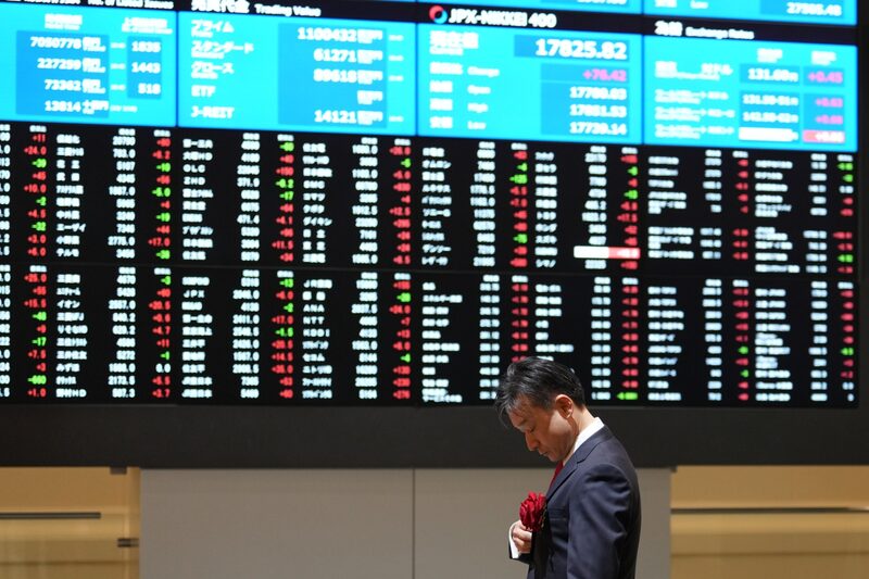 La actividad fue especialmente boyante en Asia, donde las bolsas regionales representaron casi el 80% de las nuevas ventas de acciones en abril. La actividad fue especialmente boyante en Asia, donde las bolsas regionales representaron casi el 80% de las nuevas ventas de acciones en abril.