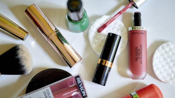 La FDA advierte a Revlon por posible contaminación con un carcinógeno La FDA advierte a Revlon por posible contaminación con un carcinógeno