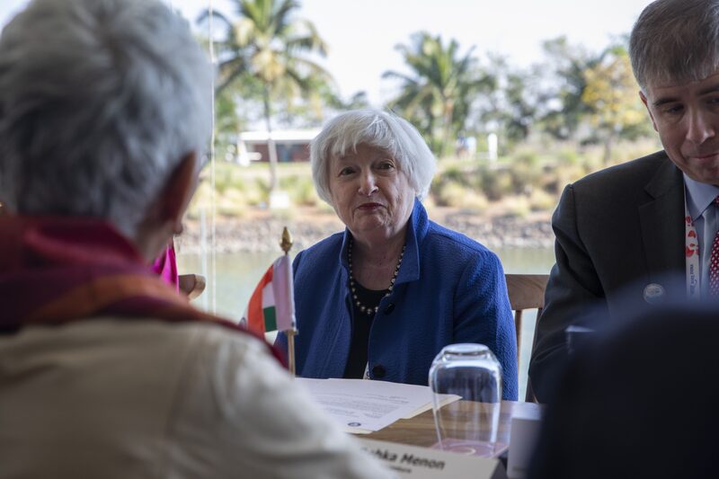 Janet Yellen, secretaria del Tesoro estadounidense, en el centro, durante una reunión con ejecutivos del sector tecnológico, al margen de la reunión de ministros de Finanzas y gobernadores de bancos centrales del Grupo de los 20 (G-20) en Bengaluru, India, el sábado 25 de febrero de 2023. Janet Yellen, secretaria del Tesoro estadounidense, en el centro, durante una reunión con ejecutivos del sector tecnológico, al margen de la reunión de ministros de Finanzas y gobernadores de bancos centrales del Grupo de los 20 (G-20) en Bengaluru, India, el sábado 25 de febrero de 2023.