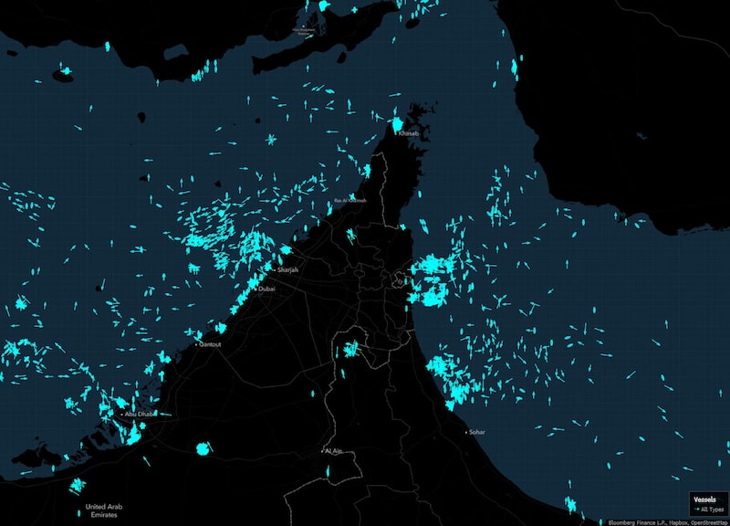 El lunes, los barcos parecían estar señalizando lugares del interior con velocidades de hasta 100 nudos, una señal de que las interferencias electrónicas se están intensificando.Fuente: Bloomberg El lunes, los barcos parecían estar señalizando lugares del interior con velocidades de hasta 100 nudos, una señal de que las interferencias electrónicas se están intensificando.Fuente: Bloomberg